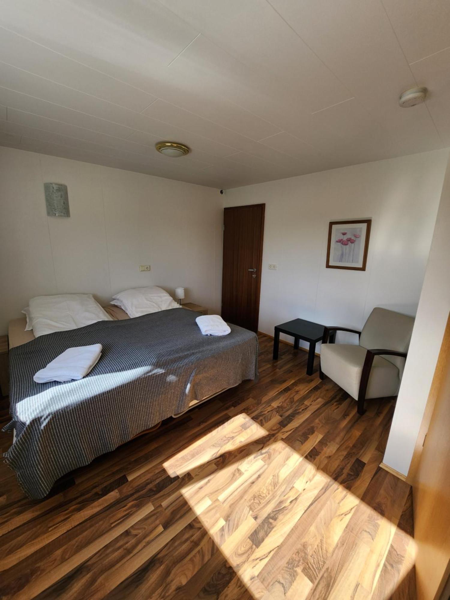 Fjos Guesthouse Вармахлид Экстерьер фото