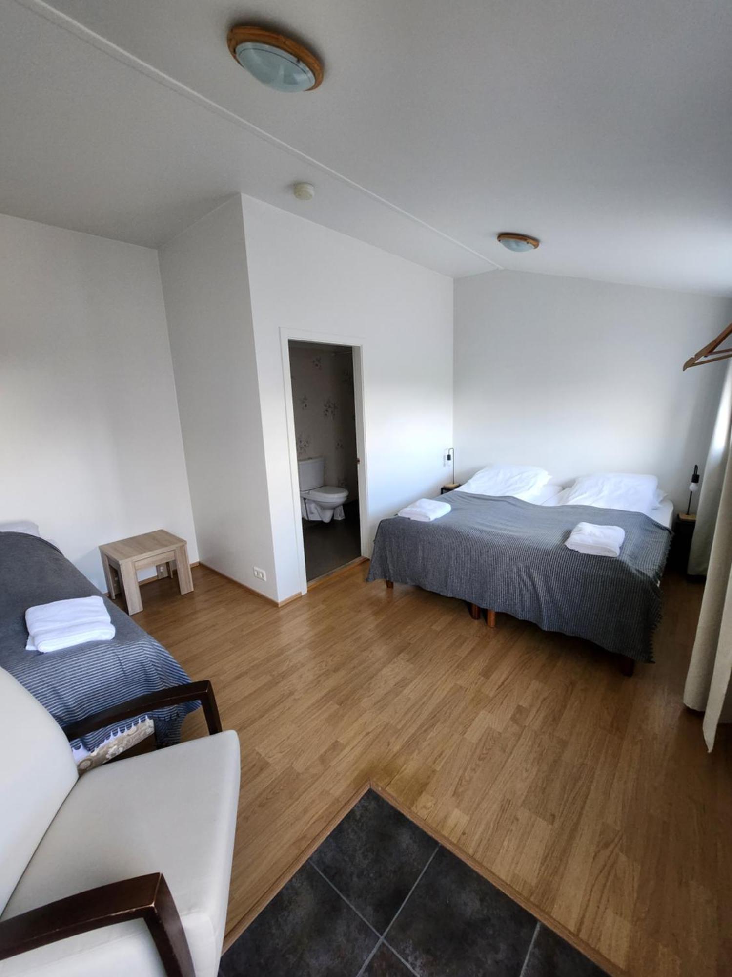 Fjos Guesthouse Вармахлид Экстерьер фото